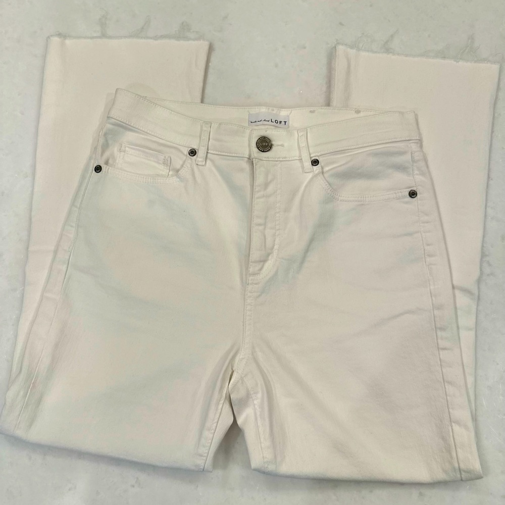 LOFT modern white denim jean crop size 28/6